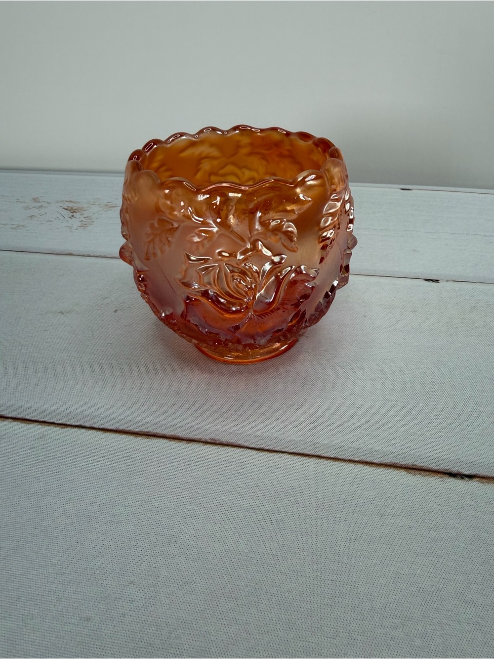 Antique 1910 Dugan Marigold "Wreath of Roses" Carnival Glass Small Rose Bowl - Picture 5 of 11